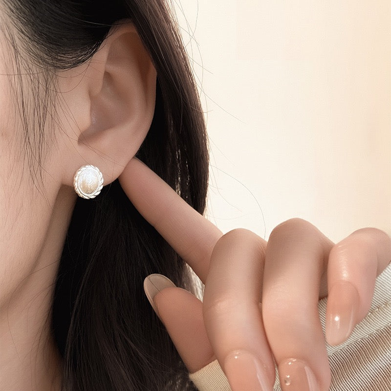 Twisted Bloom – Sterling Silver Textured Oval Stud Earrings - Una