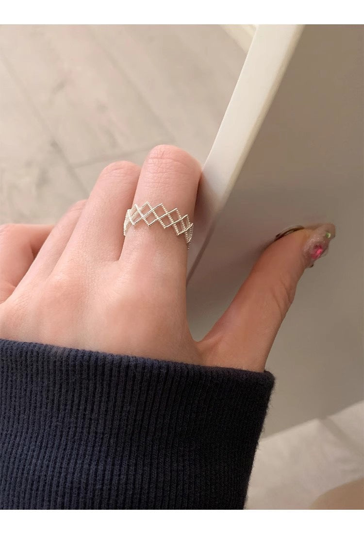 Silken Grid – Open Sterling Silver Mesh Ring - Una