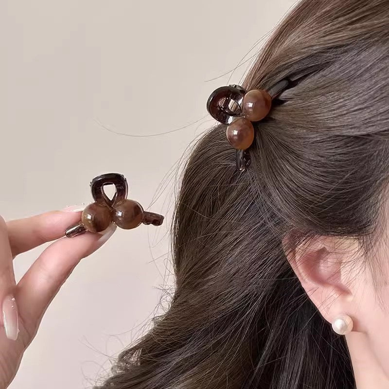 Pearl Pop – Petite Beaded Claw Clip - Una