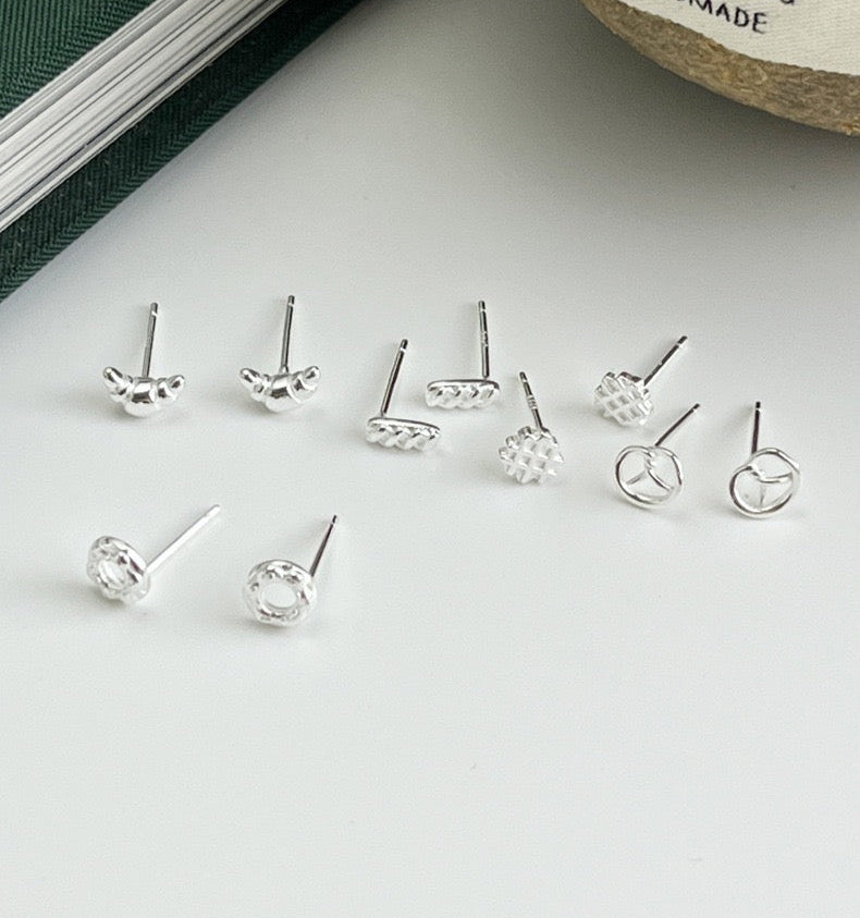 Petit Bites – Mini Sterling Silver Stud Earrings - Una