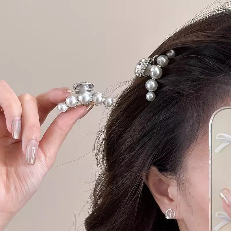 Lustre Bloom – Mini Pearl Claw Clip - Una