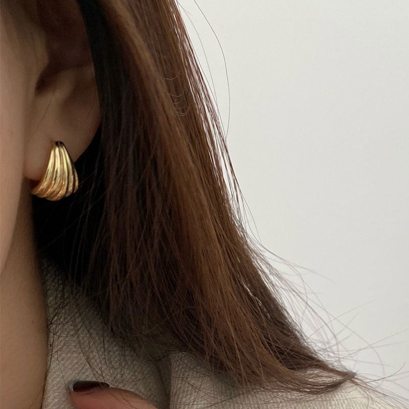 Waves of Light – Retro Textured Hoop Earrings - Una