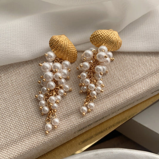 Ocean Bloom – Shell & Pearl Cascade Earrings - Una