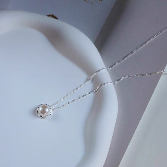 Pearl Orbit – Sterling Silver Modern Pearl Necklace - Una