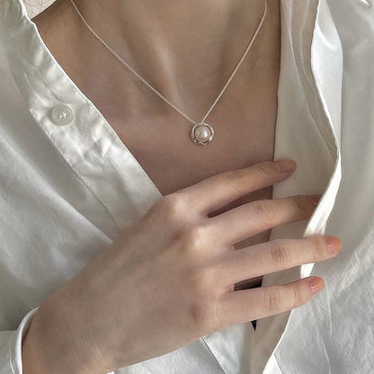 Pearl Orbit – Sterling Silver Modern Pearl Necklace - Una