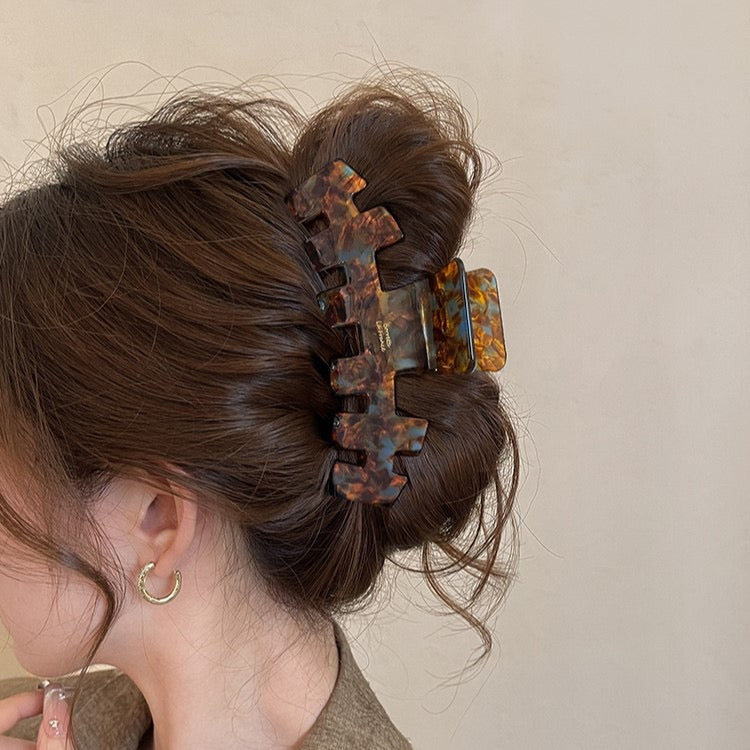 Cloud Hold – Large Volume Matte Hair Claw - Una