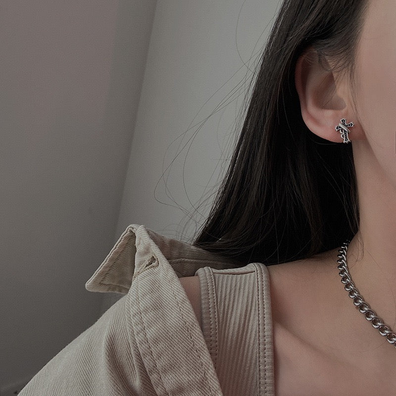 Gothic Cross Earrings – Oxidized Sterling Silver Studs (Unisex) - Una