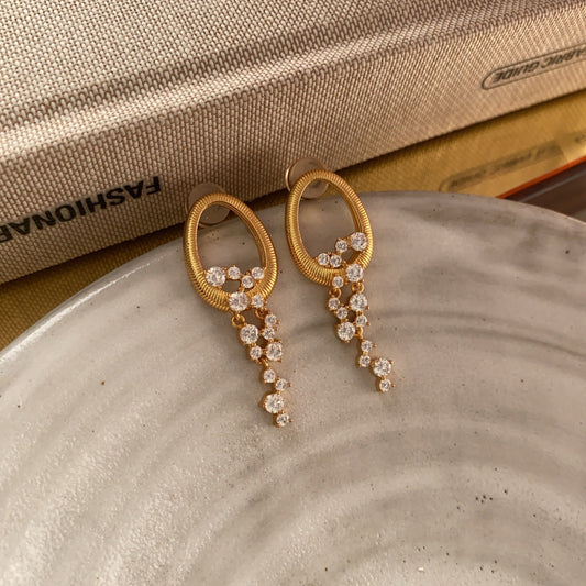 Golden Ripple – Oval Crystal Drop Earrings - Una
