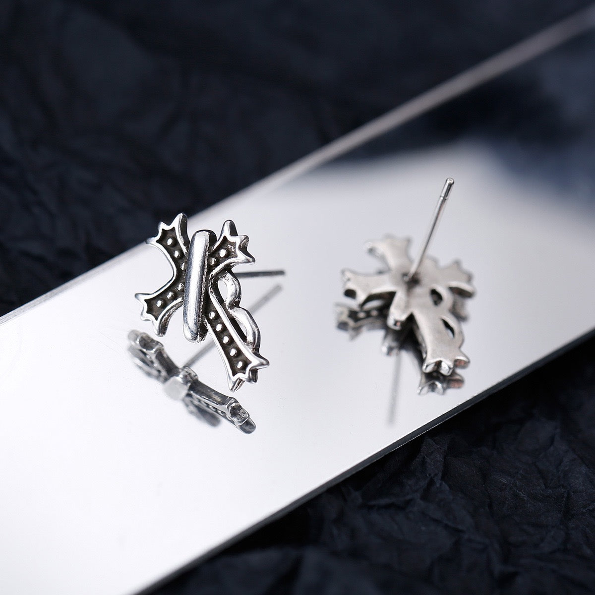 Gothic Cross Earrings – Oxidized Sterling Silver Studs (Unisex) - Una