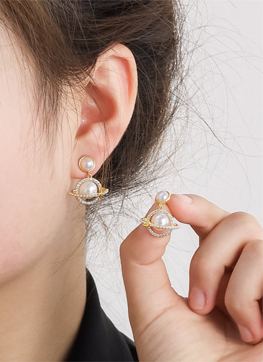 Orbit Glow – Pearl Planet Drop Earrings