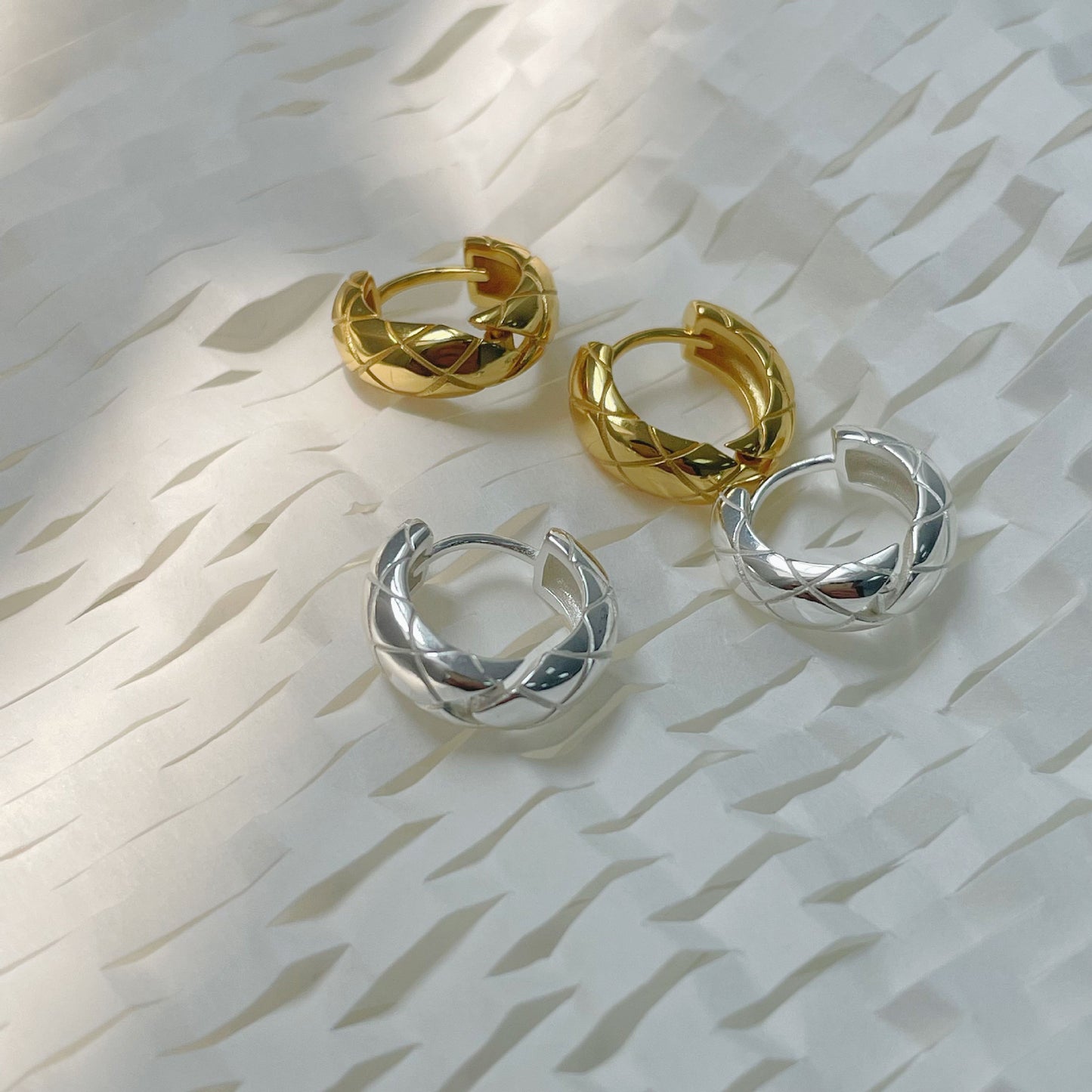 Soft Echo – Quilted Sterling Silver Hoop Earrings - Una