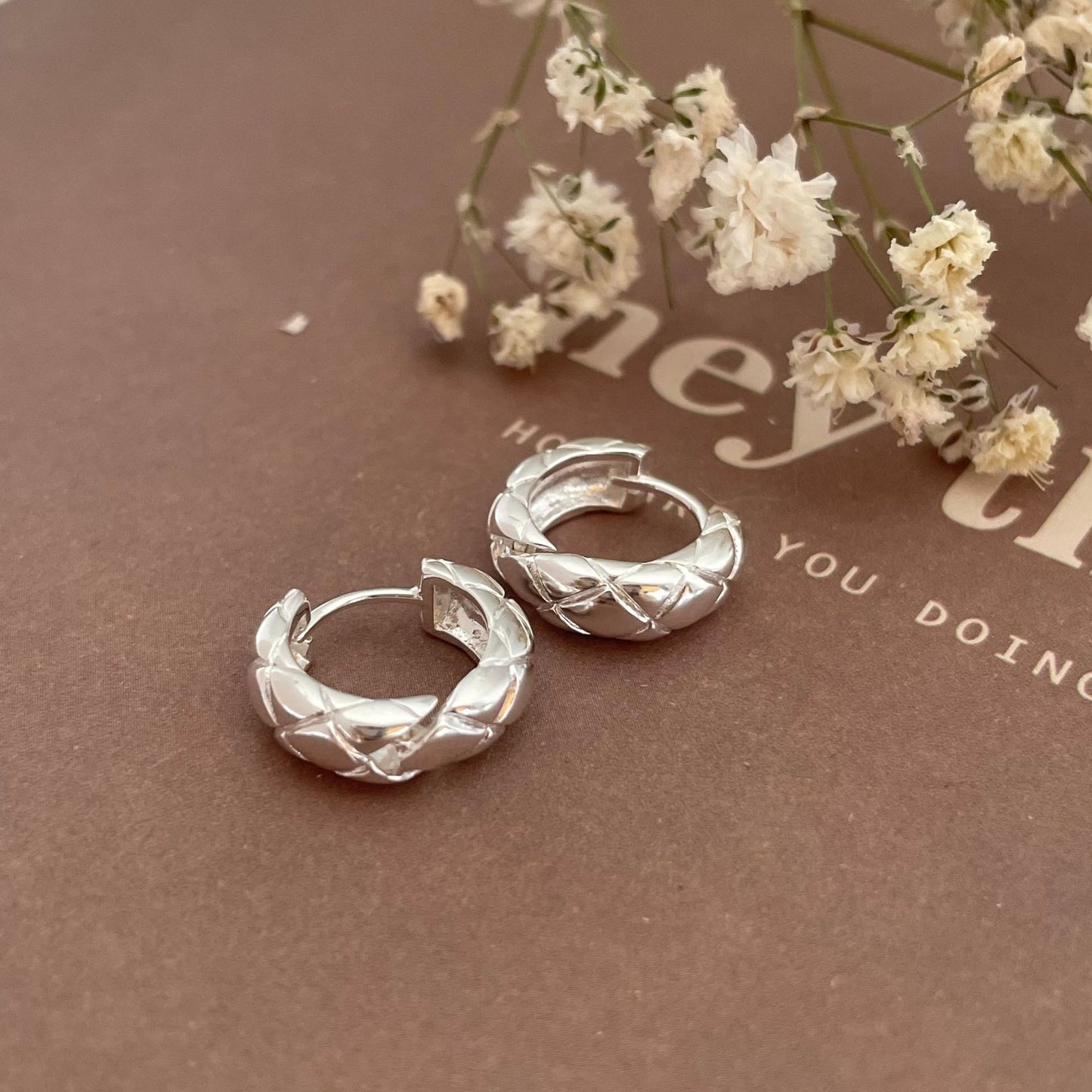 Soft Echo – Quilted Sterling Silver Hoop Earrings - Una