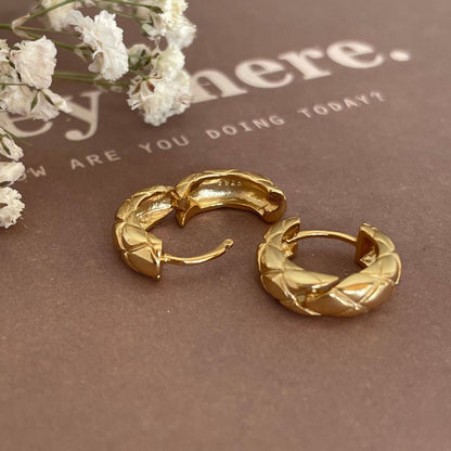 Soft Echo – Quilted Sterling Silver Hoop Earrings - Una