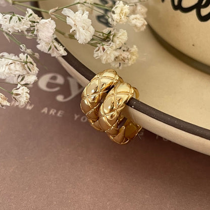 Soft Echo – Quilted Sterling Silver Hoop Earrings - Una