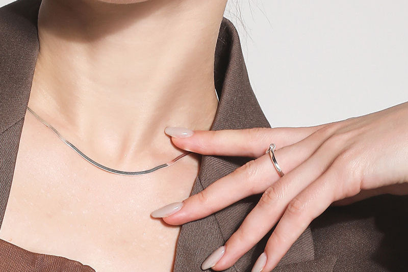 Serene Flow – Sterling Silver Snake Chain Necklace - Una